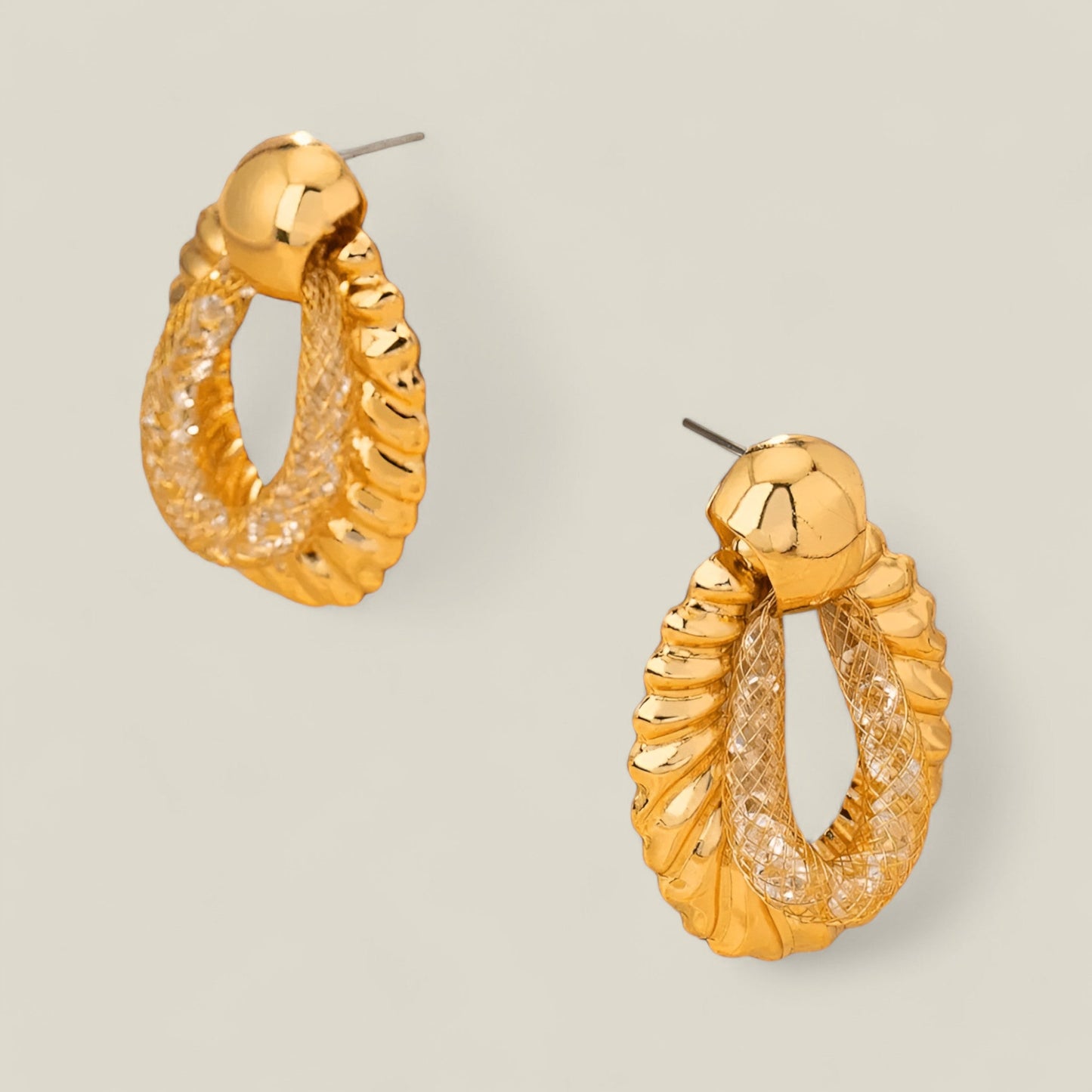 Chiara - Elegant Gull Øredobber med Cascade Design-3