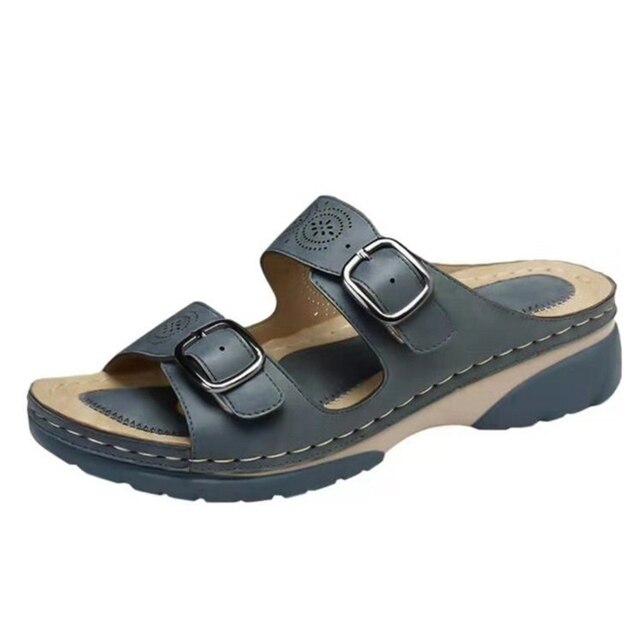 Olivia - Slide on sandaler med justerbare spenner og perforert overdel