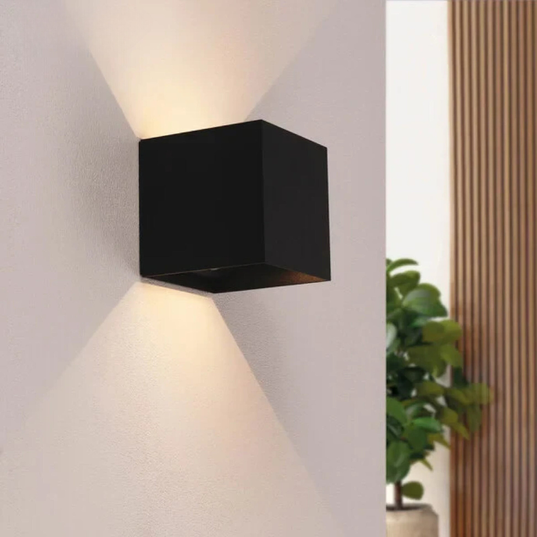 GlowBright – Stilig vegglampe med myk glød for en koselig atmosfære