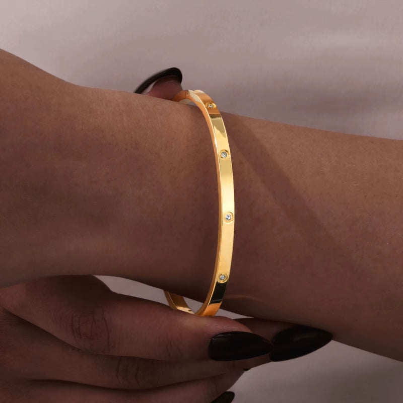 Ragnhild – Bangle Armbånd med Funklende Detaljer