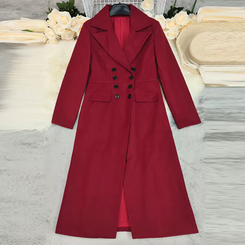 Sophia – Langermet kåpe med slagkrage og doble knapper