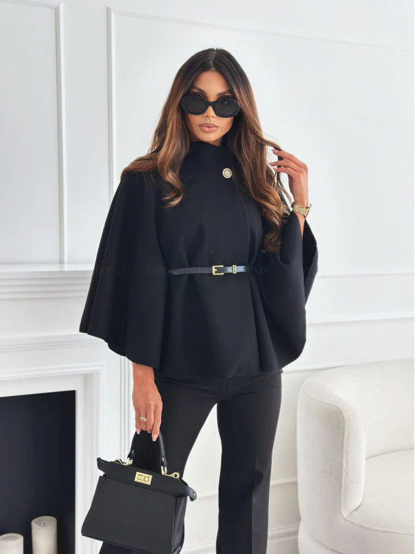 Sienna - Poncho i cape-stil med knapp i halsen og belte i midjen