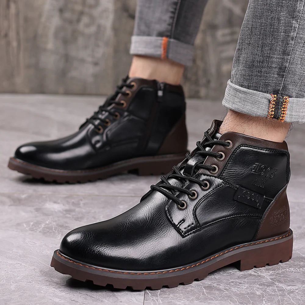 Edward - Klassiske støvler med syede aksenter og treaded såle