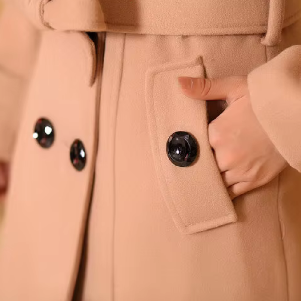 Emma - Stilig pelskrageFrakk med knappedetaljer