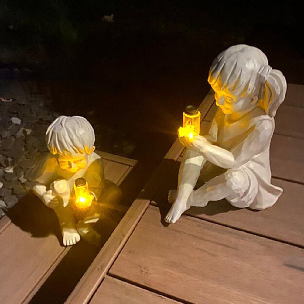 FireflyGlow - Solcelledrevet hagestatue for barn med opplyst ildflue