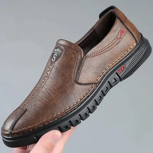 David - Slip on sko med syede aksenter og fleksibel yttersåle