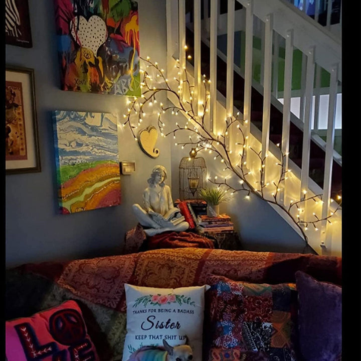 GlowNest - Unik og Fleksibel Lyslenke i Pileform for Tredekorasjon