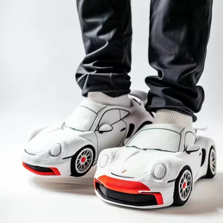 GearDrive - Tøfler med sklisikker såle og bilinspirert design