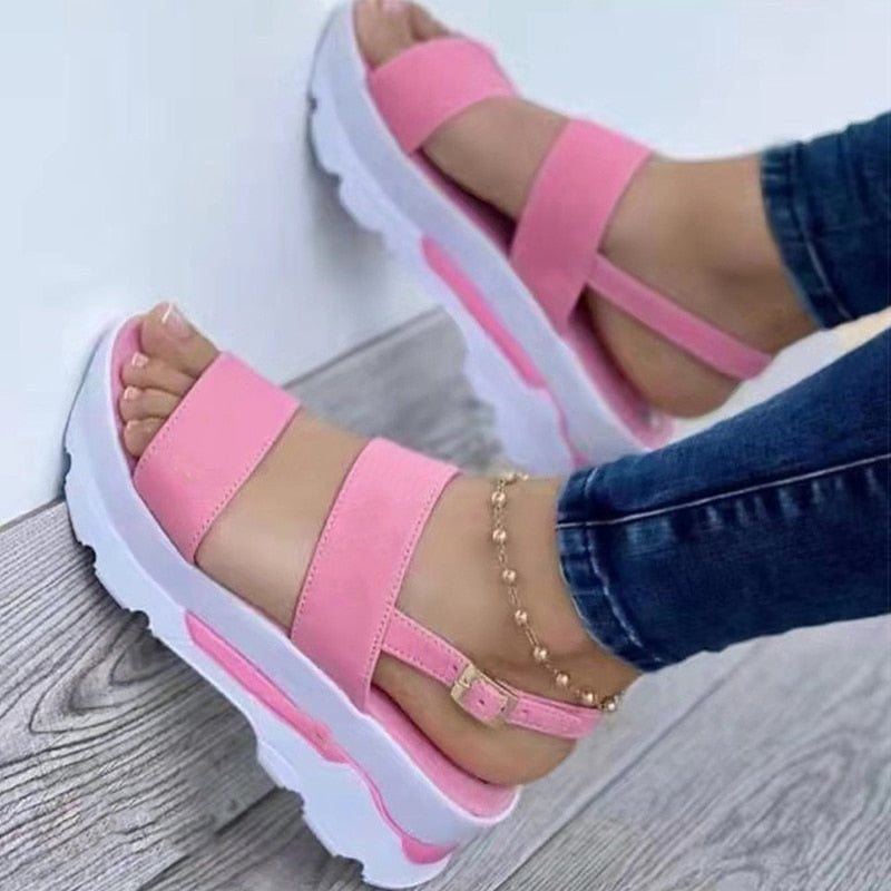 Zoe - Moderne sandaler med justerbare stropper og tykk såle