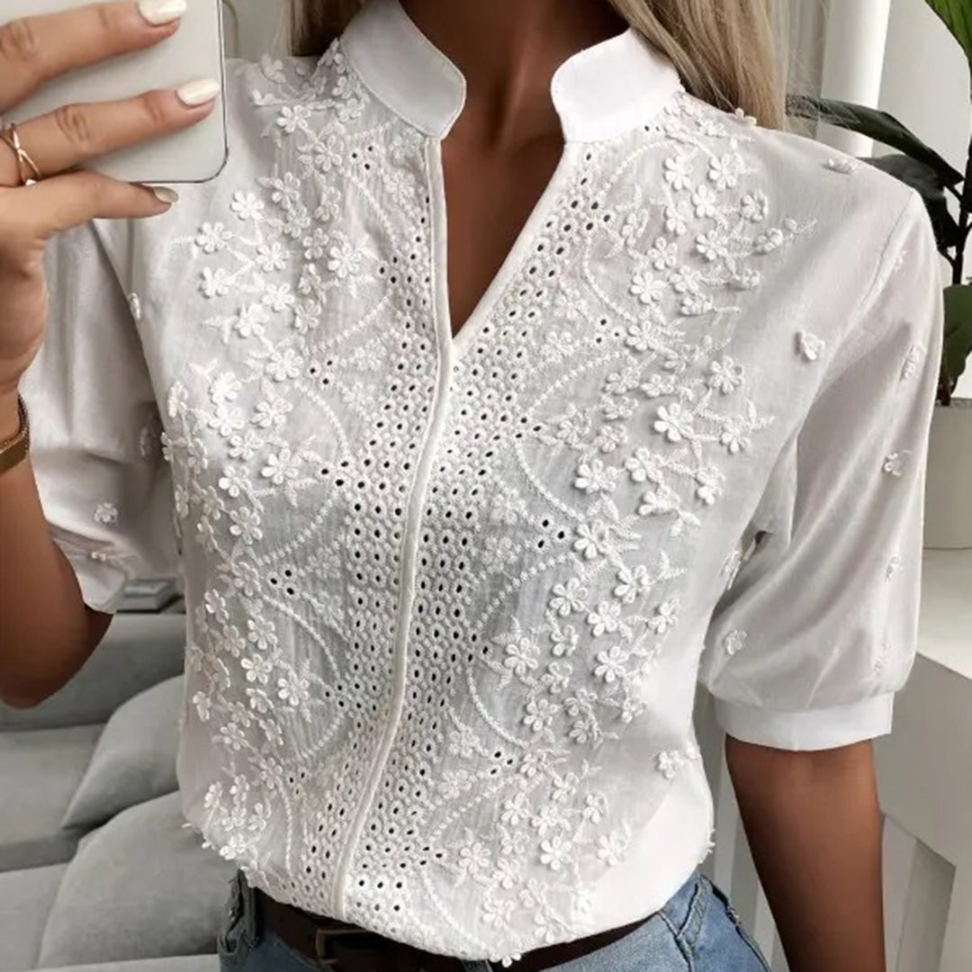 Lily - Bluse med blondedetaljer og luftig passform