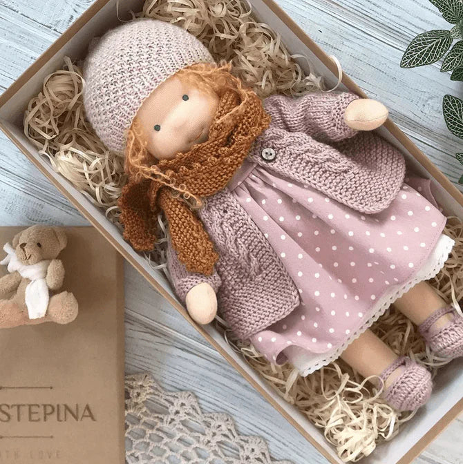 Cynthia - En søt håndlaget Waldorf-dukke for trøst og lek