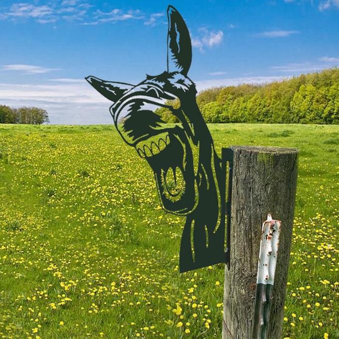 PeepCraft - Tittende geit Kunstverk for hagedekor