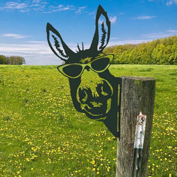 PeepCraft - Tittende geit Kunstverk for hagedekor
