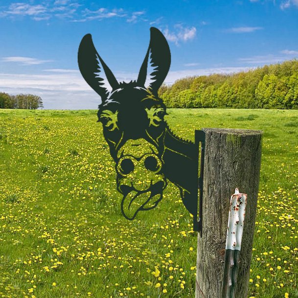 PeepCraft - Tittende geit Kunstverk for hagedekor