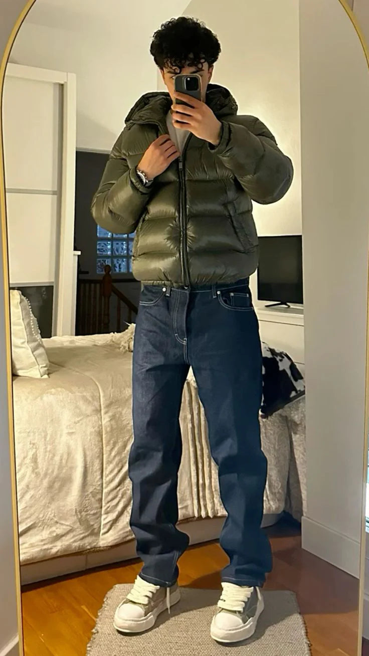 Eike - Lommer og hettejakke med glidelås og lange ermer