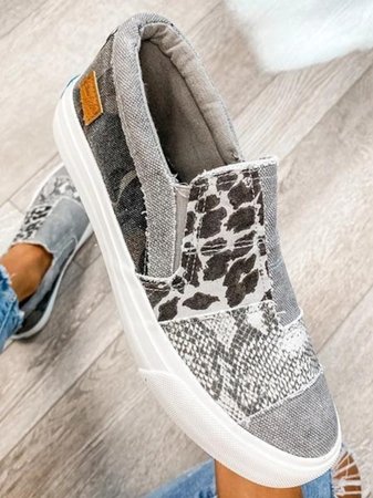 Nicole - Uformelle slip on loafers med camo trykk og slitesterk såle
