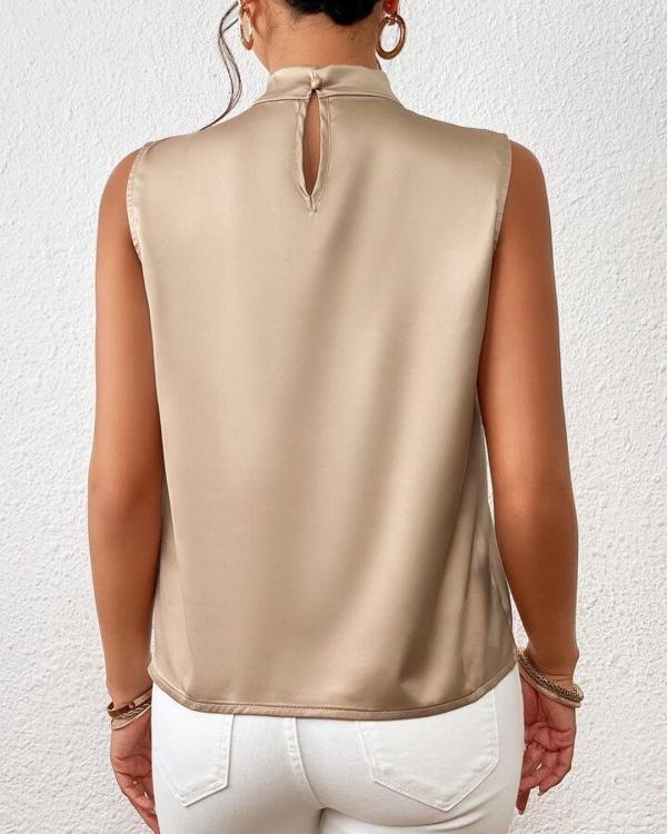 Lyra - Satengbluse med vridd ståkrage for stilfull look