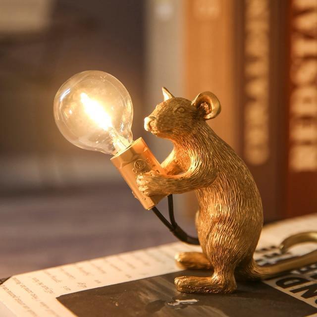 GlowNest - Sjarmerende LED lampe i Museform for Dekor og Stemning