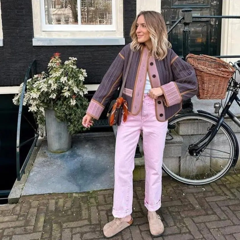 Isabella - Stilig Kort Pufferjakke med Fargeblokker og Vintage Quiltemønster