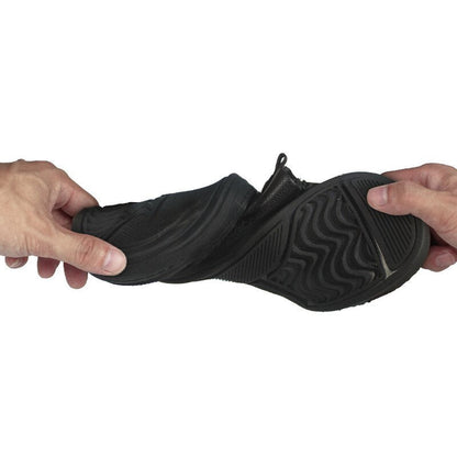 Celeste - Stilige svarte ankelstøvler med glidelåslukking og elegante perforerte detaljer