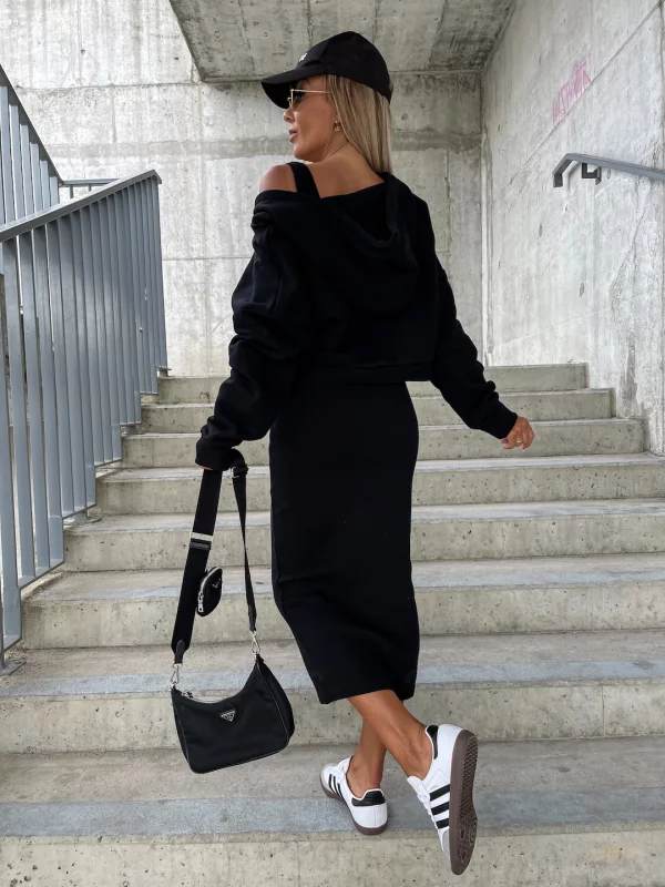 Clara - Kjole og genser i elegant strikk for ekstra komfort og varme