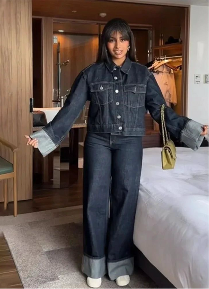 Emma - Beskåret jakke og bukser med vidde ben med kontrastmansjetter