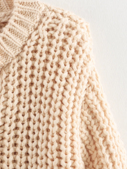 Lily - Moderne genser med smal passform, knappelukking og feminin form