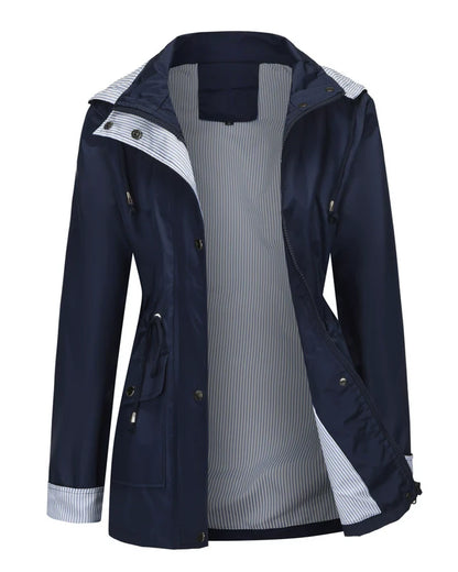 Elizabeth - Moderne lang jakke med sidelommer og stripete mansjetter