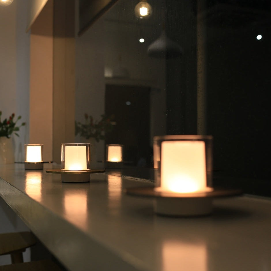 LuxeBeam - Bevegelseskontrollert LED-lampe med elegant finish