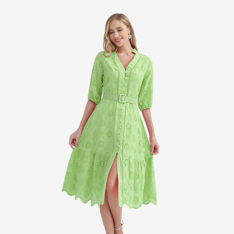 Nancy – Kortermet kjole med ståkrage og knapper foran