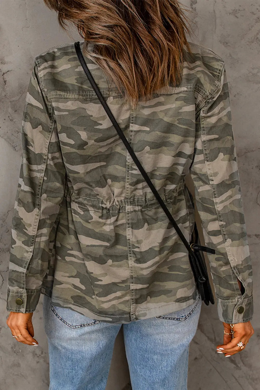 Victoria - Camo-jakke med justerbar midje og flere lommer