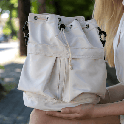 Sophia - Skulderveske med stor kapasitet og flere lommer med løpesnor