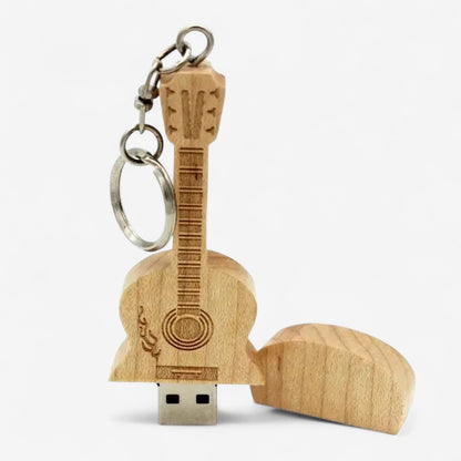 StrumDrive – USB-minne i treformet gitar