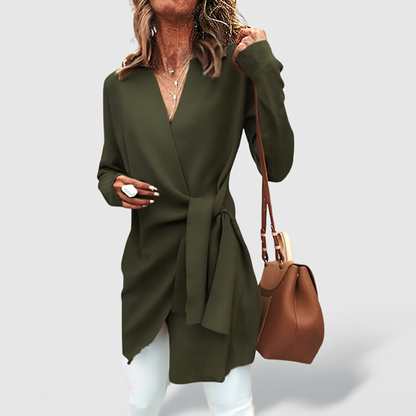 Tove – Lettvekt wrap frakk med moderne snitt og raffinert finish