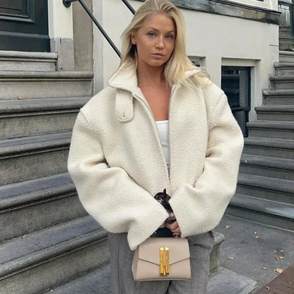 Naomi – Jakke med lange ermer, jakkeslag og glidelås foran