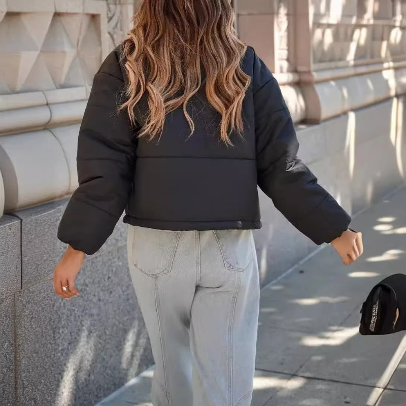 Naomi – Langermet Glidelåsjakke med Sidelommer