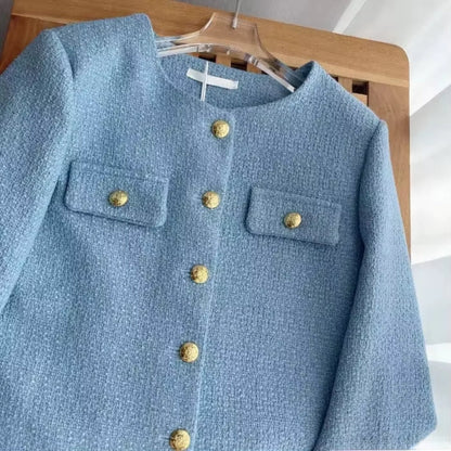 Myrthe – Langermet Jakke med Knappelukking og Rund Hals