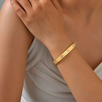 Ragnhild – Bangle Armbånd med Funklende Detaljer