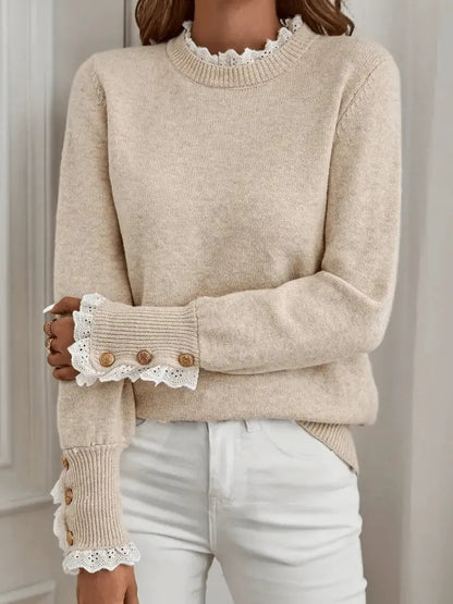 Maya - Genser med klassisk passform med volang i halsen og dekorative knapper