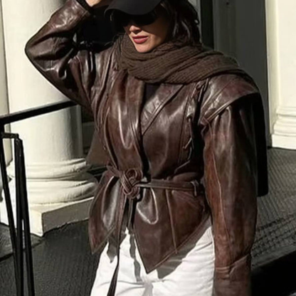 Lena – Langermet Jakke med Knappelukking Krage og Belte