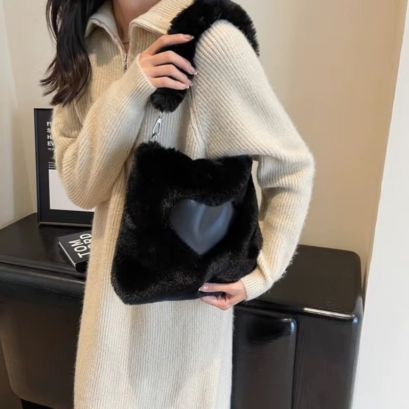 Ella – Håndveske med skulderrem og hjerte-detalj