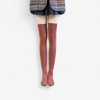 Isla – Lårlange Sokker med Sømløs Tå og Elastisk Kant