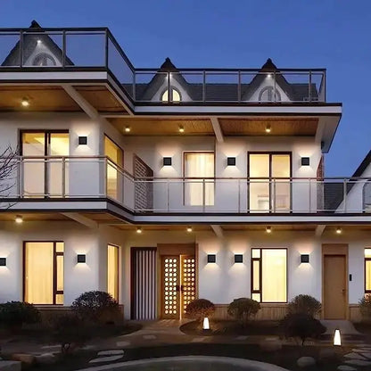 LumeGuard - Værbestandig LED-vegglampe med fjernkontroll