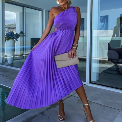 Erika – Ermeløs ettskuldret plissett kjole