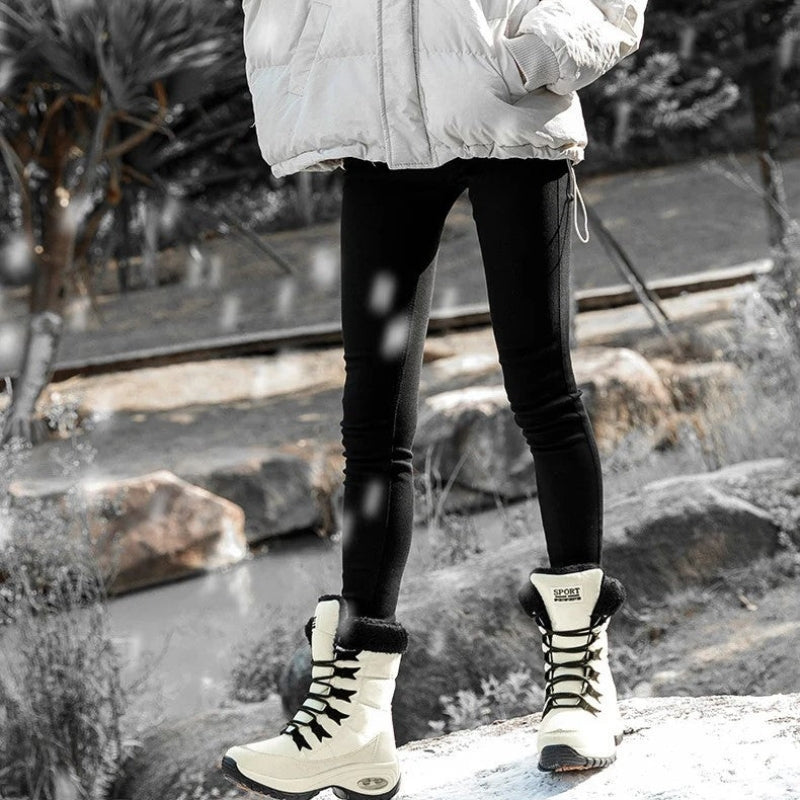 Elvira - Rundtå Støvler med Snøring og Sklisikker Såle