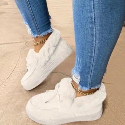 Leona - Rundtå Sko med Dekorativ Frynse og Slip-On Design