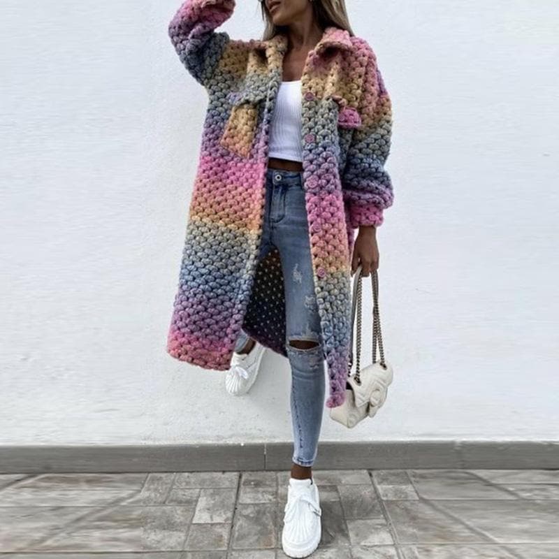 Elena - Lang og flerfarget kåpe med koselig design