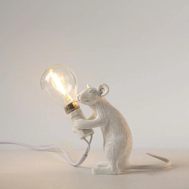 GlowNest - Sjarmerende LED lampe i Museform for Dekor og Stemning