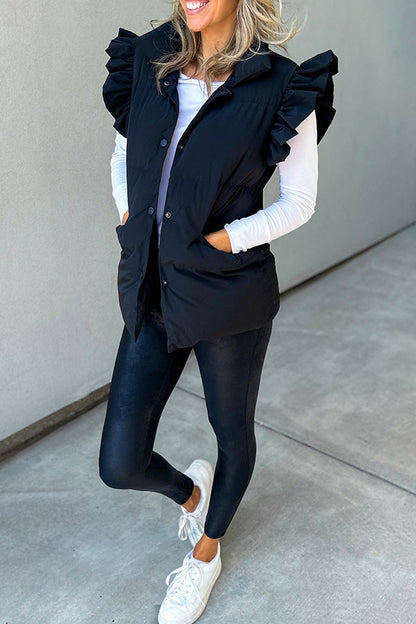 Mila - Vest med høy krage, knappelukking og volangermer