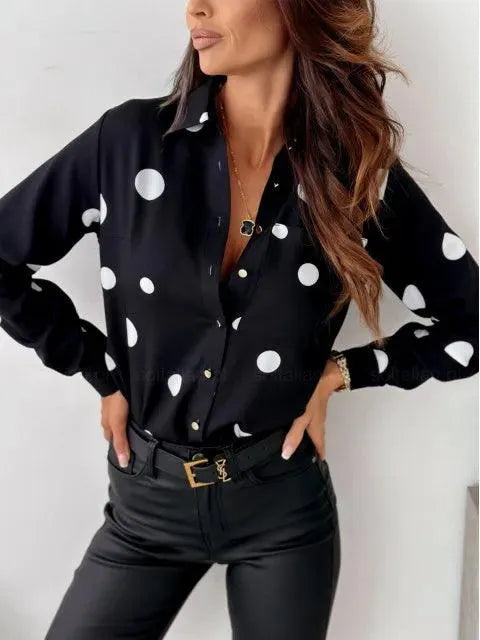Luna - Prikkete bluse med knapper foran for den ultimate stilfulle looken